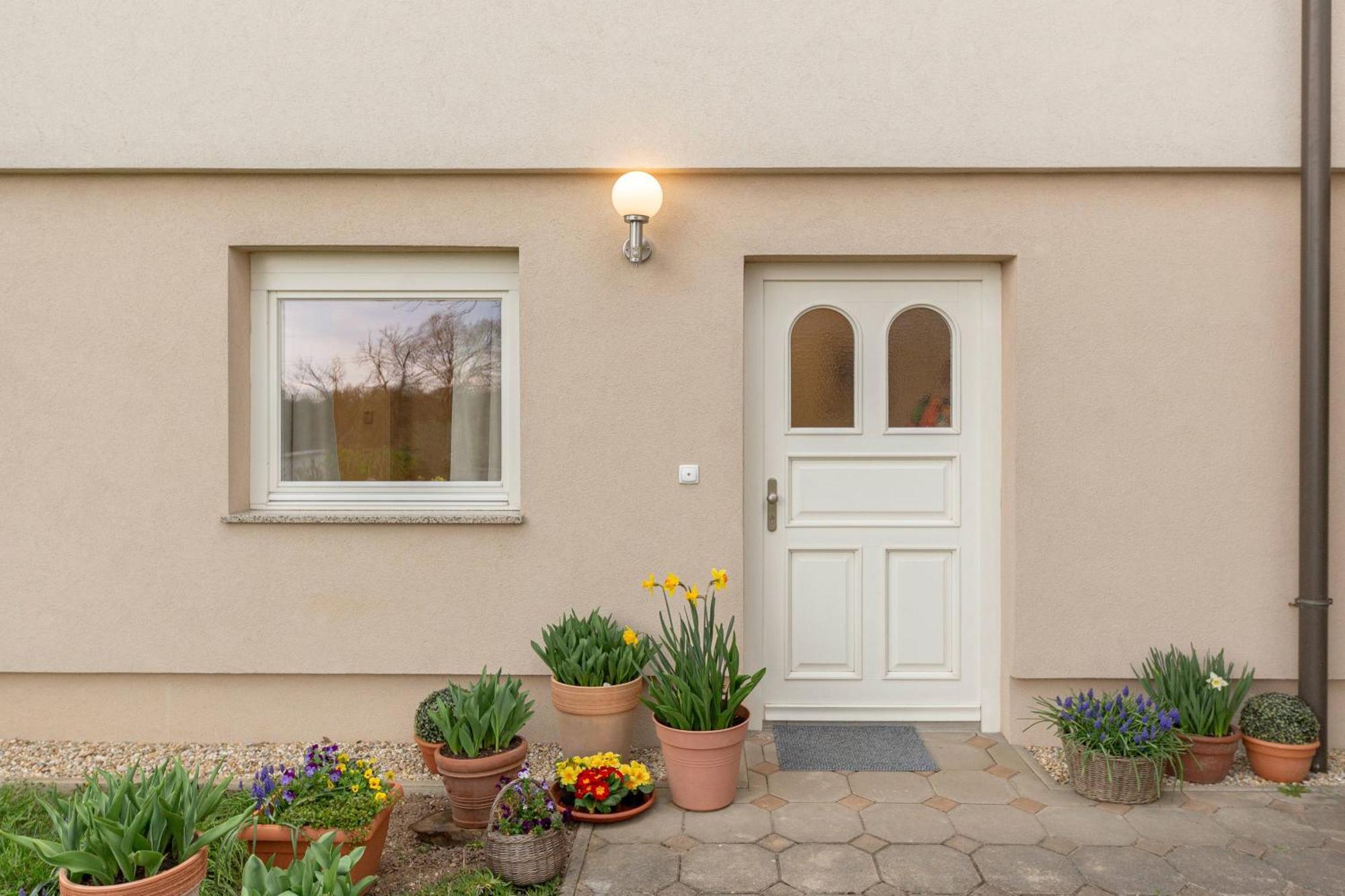 Cozy Garden Flat Apartman Ljubljana Kültér fotó
